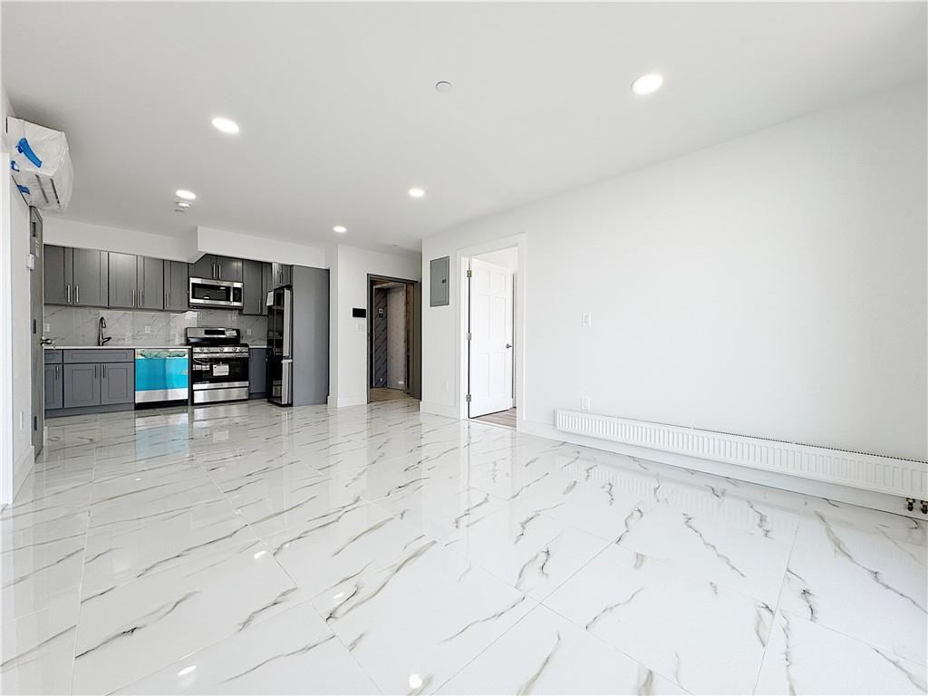 2819 West 17th Street 4A Image 4