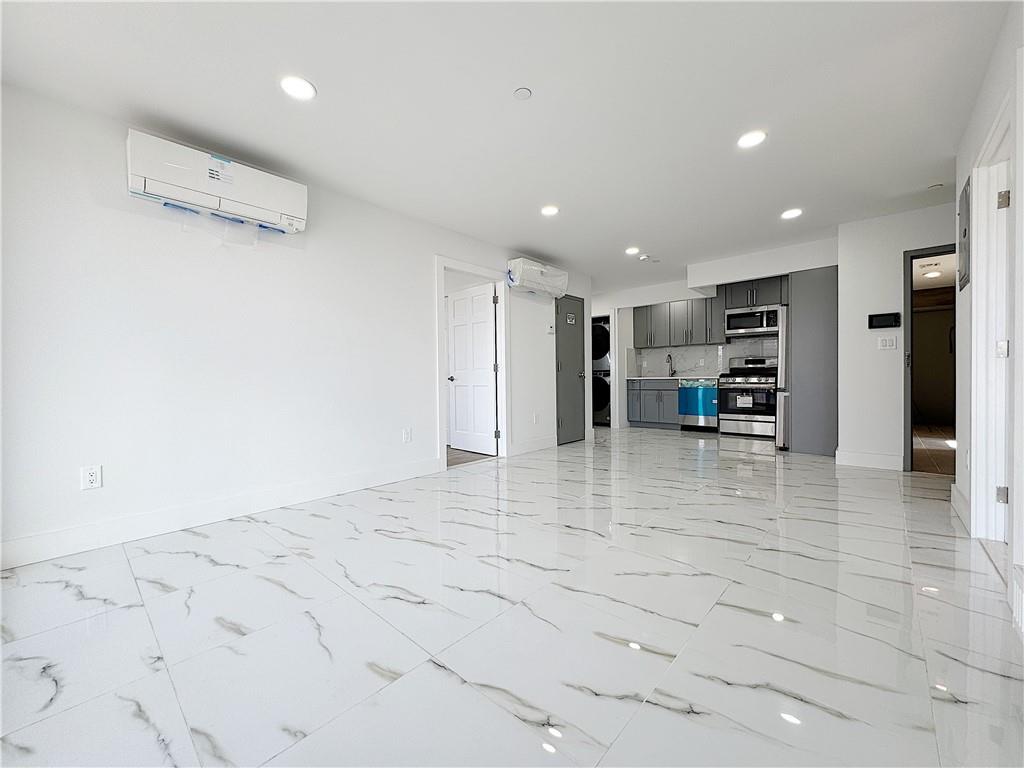 2819 West 17th Street 4A Image 5