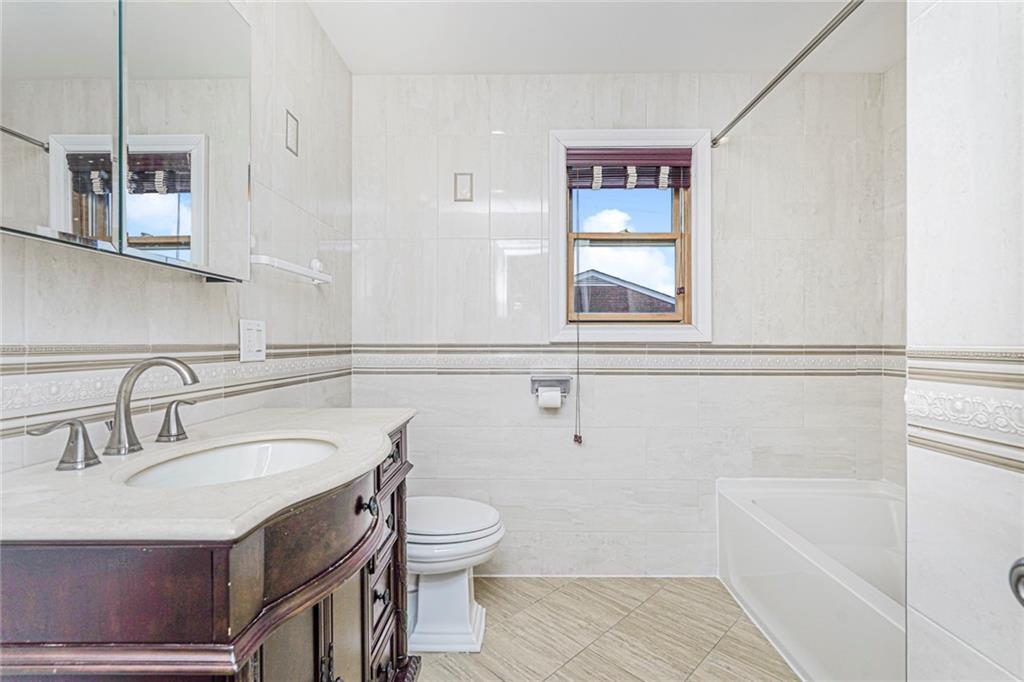 68 Kensington Avenue, Staten  Island, New York, 10305 image 27