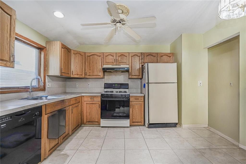 51 Rockwell Avenue Image 3