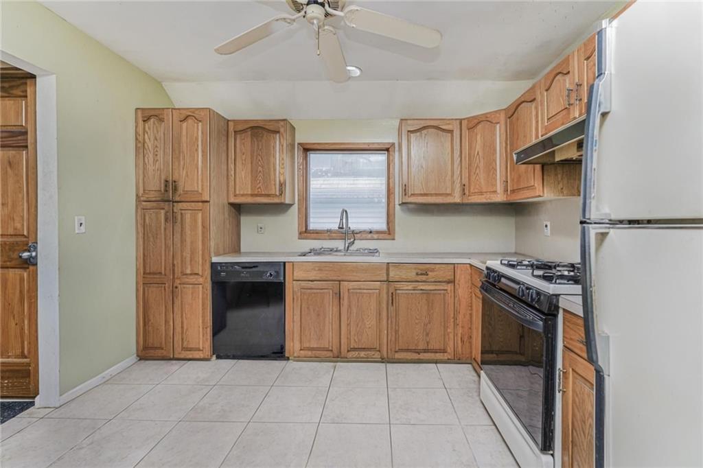 51 Rockwell Avenue Image 4