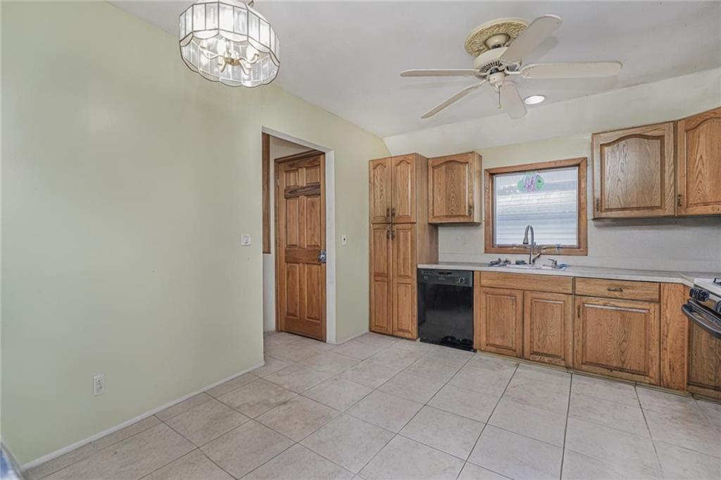 51 Rockwell Avenue Image 5