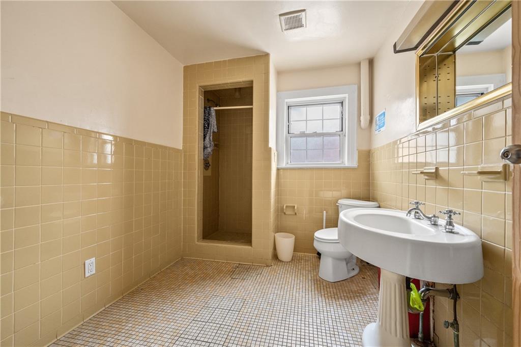 89-28 207th Street, Queens Village, New York, 11427 image 15