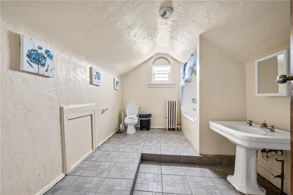 89-28 207th Street, Queens Village, New York, 11427 image 25