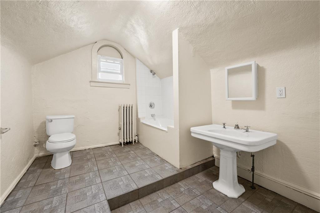 89-28 207th Street, Queens Village, New York, 11427 image 27