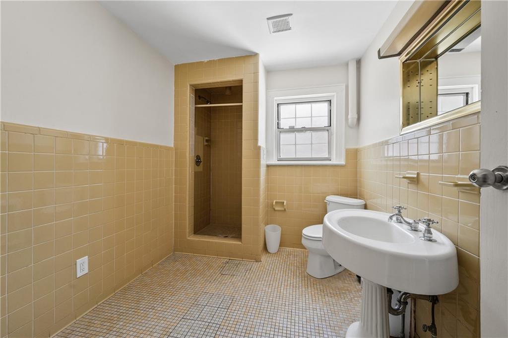 89-28 207th Street, Queens Village, New York, 11427 image 28