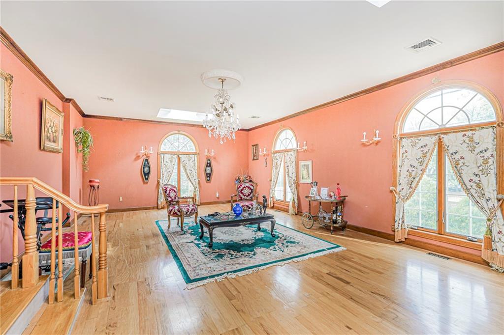 382 Edgegrove Avenue Image 5