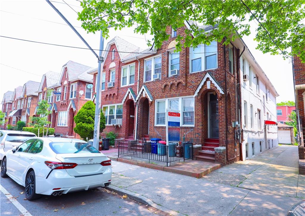 4215 Bedford Avenue Image 2