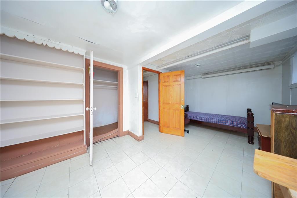 4215 Bedford Avenue Image 4