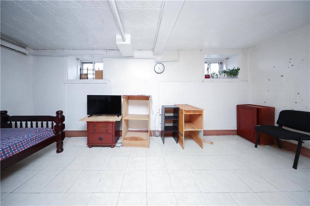 4215 Bedford Avenue Image 5