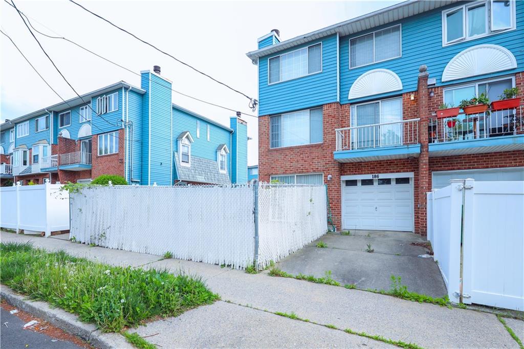 186 Monahan Avenue Image 4