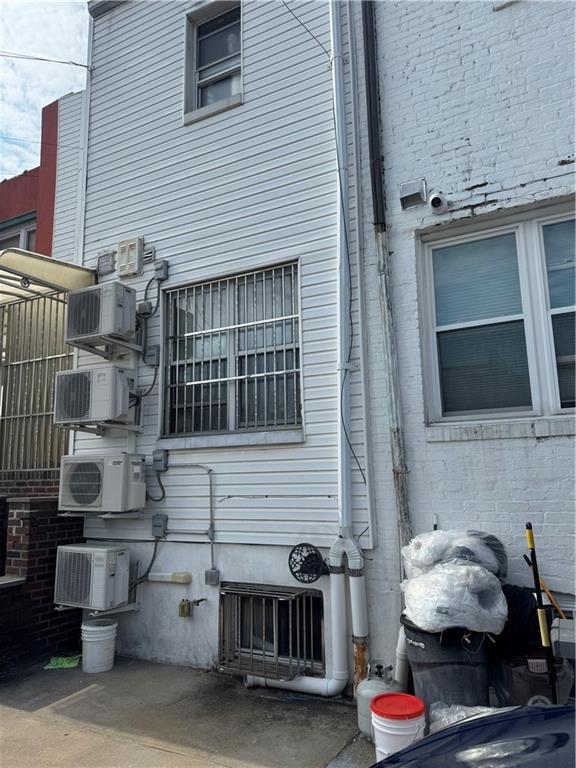 63 Bay 10th Street Image 3
