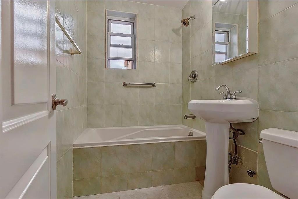 388 Avenue S 1A, New York, 11223 image 6