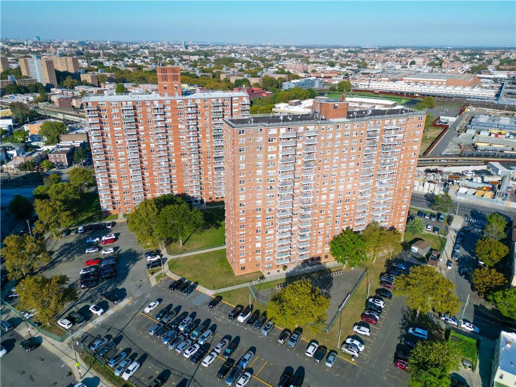 2475 West 16th Street 17F Image 3