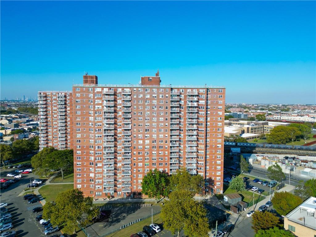 2475 West 16th Street 17F Image 4