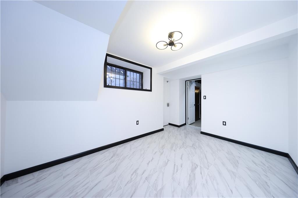 1155 Shore Parkway, Brooklyn, New York, 11214 image 28