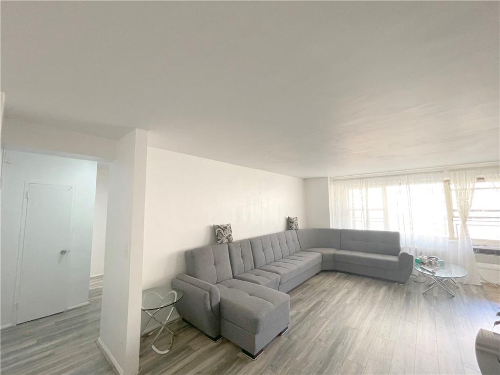 2940 West 5th Street 14C Image 4