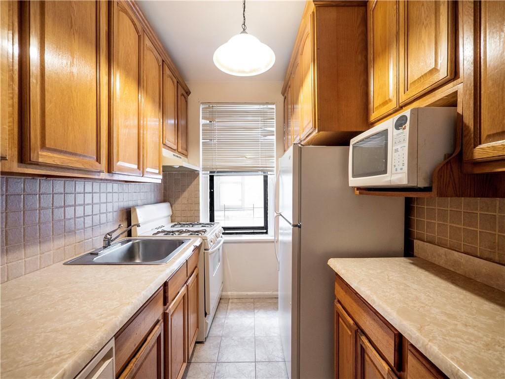 306 East Mosholu Parkway 3K Image 5