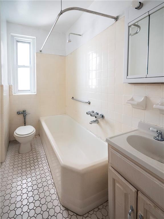 306 East Mosholu Parkway 3K, Bronx, New York, 10458 image 6