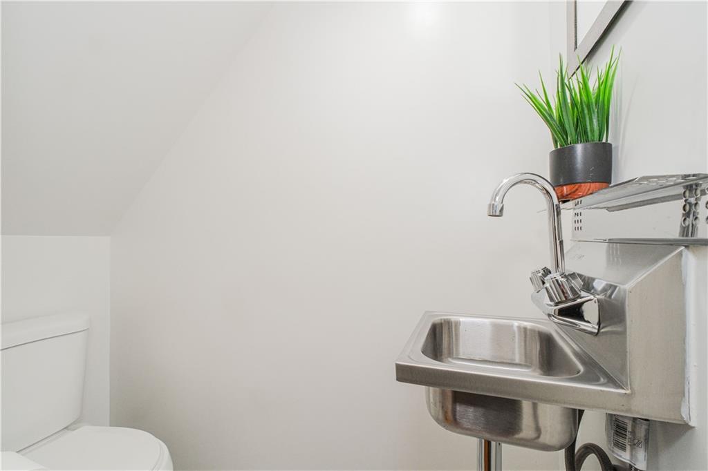 310 Eldert Lane, Brooklyn, New York, 11208 image 17