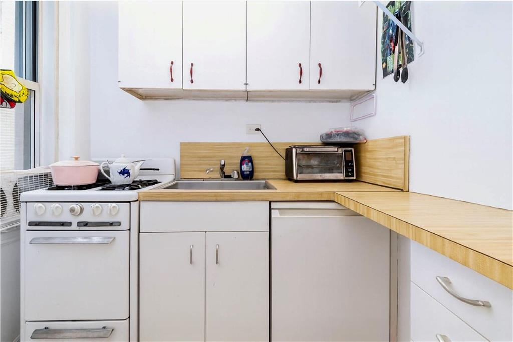 70 Remsen Street 4F, Brooklyn, New York, 11201 image 6