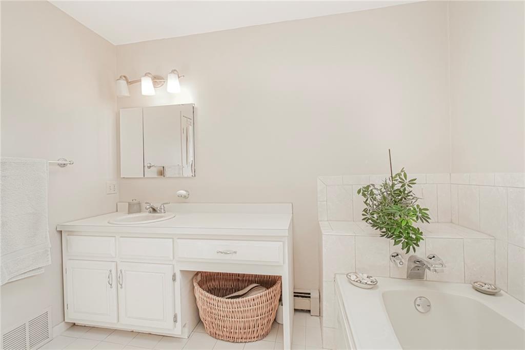 22 Crest Loop, Staten  Island, New York, 10312 image 26