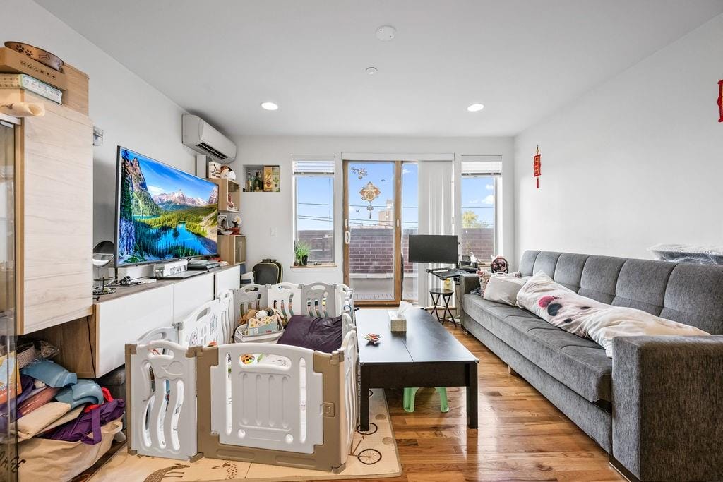 8895 26th Avenue 4A Image 4