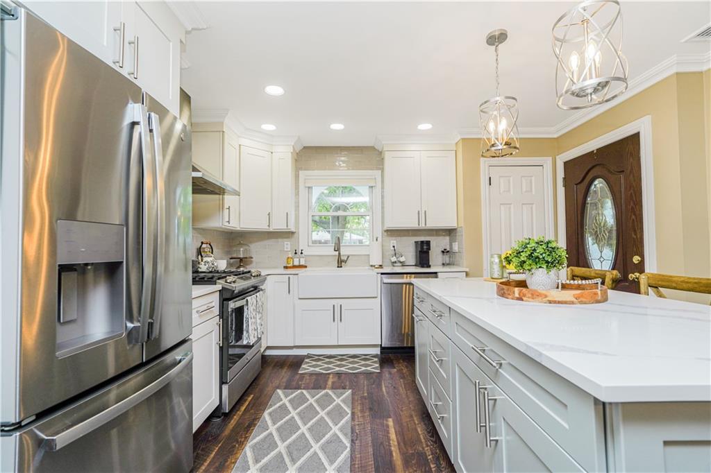 381 Burgher Avenue, Staten  Island, New York, 10305 image 8