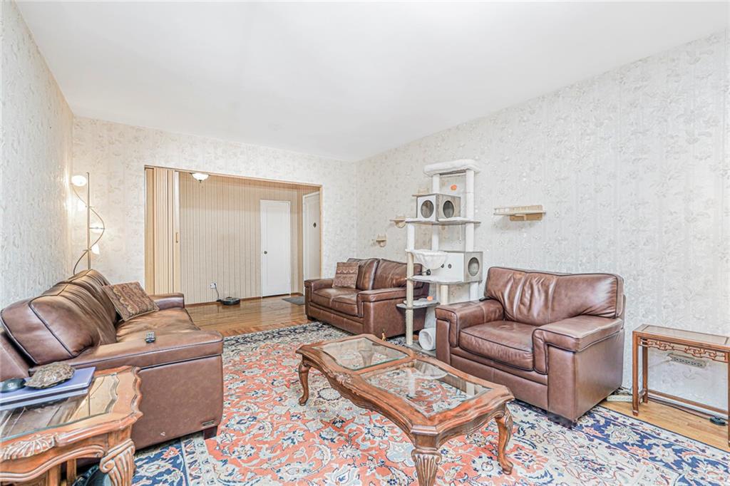 2140 Knapp Street 4D Image 4