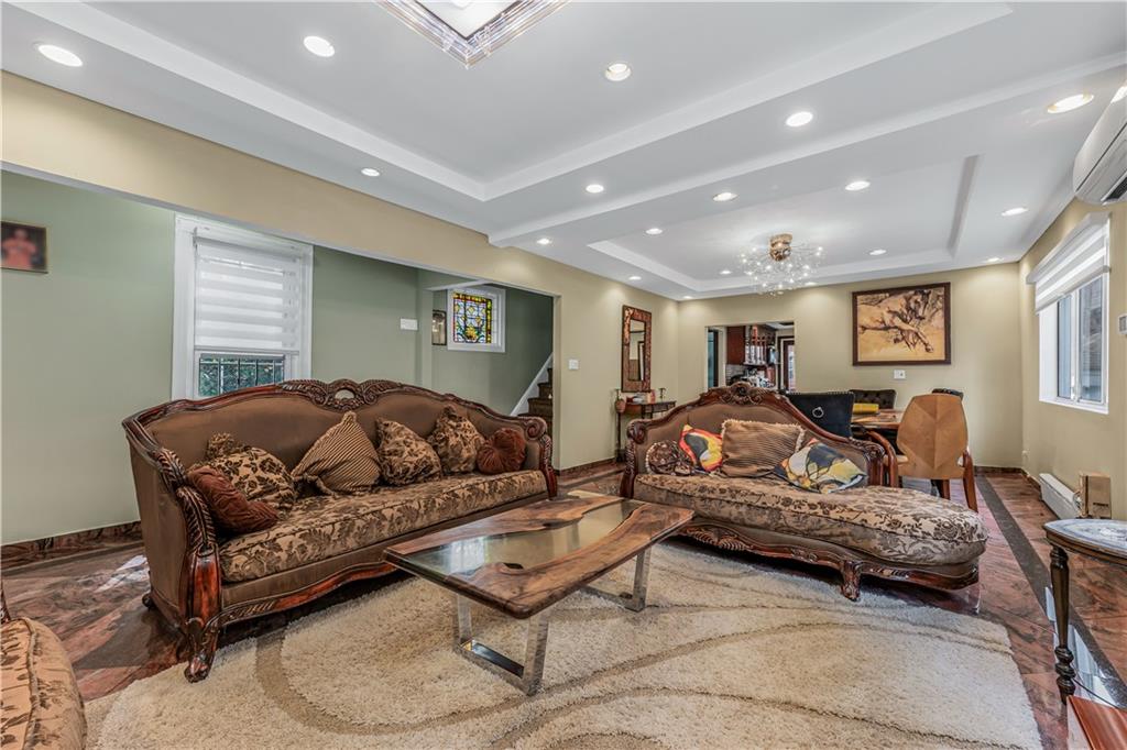 2758 East 26th Street Image 3