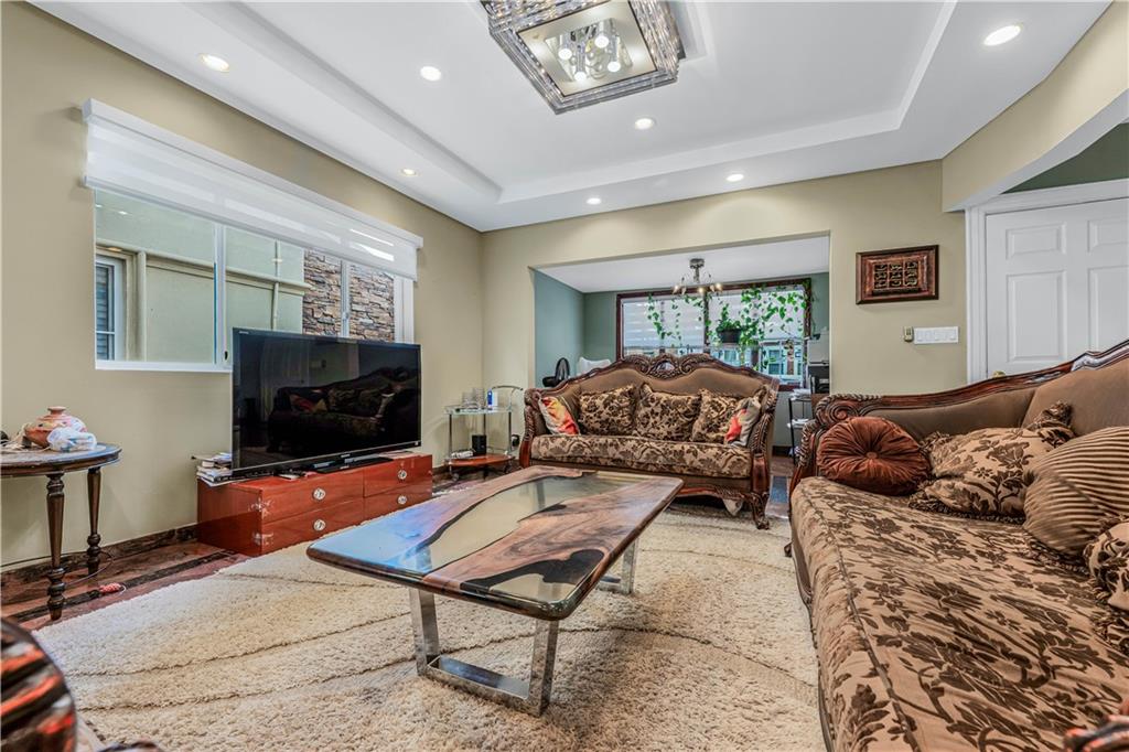 2758 East 26th Street Image 5