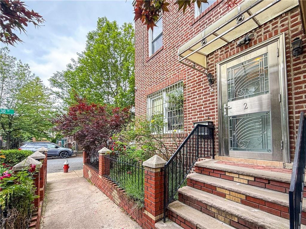 2 Roosevelt Court Image 1