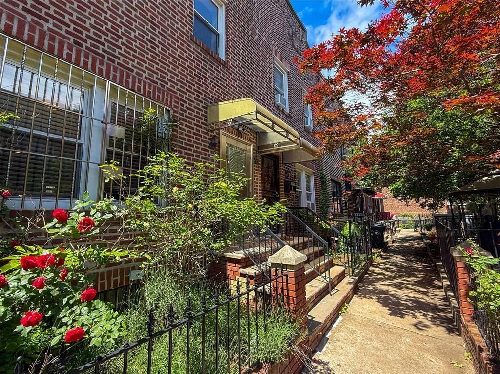 2 Roosevelt Court Image 2