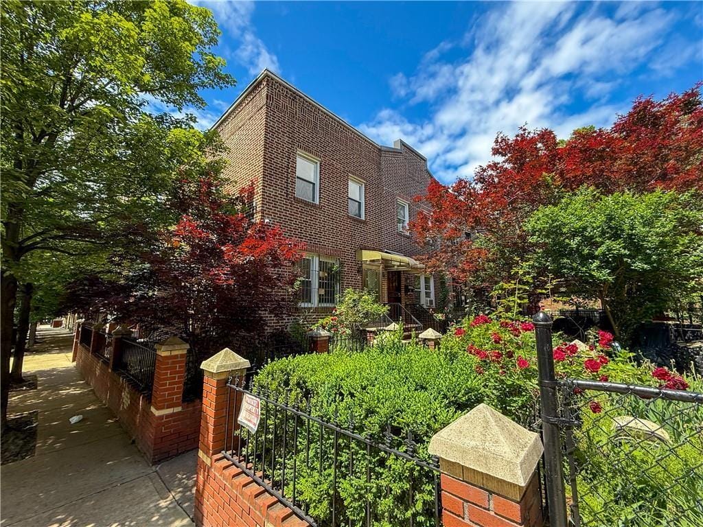 2 Roosevelt Court Image 3