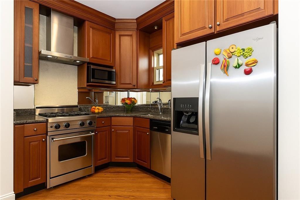 2 Roosevelt Court, Brooklyn, New York, 11232 image 10