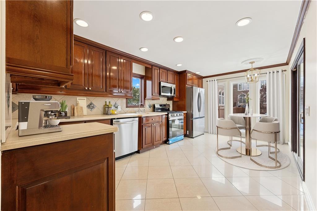 220 Sprague Avenue, Staten  Island, New York, 10307 image 8