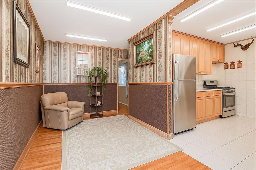 2675 East 7th Street 4B Image 1