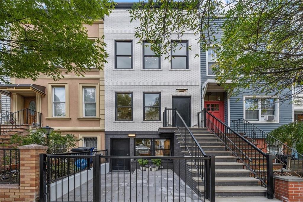 300 18th Street Image 1