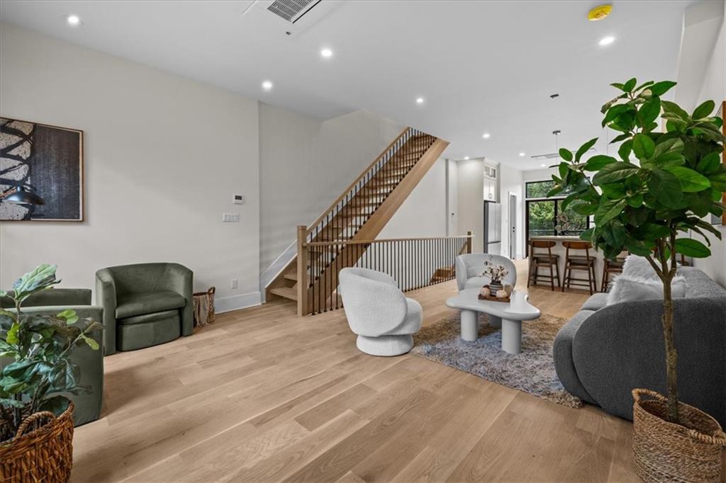 300 18th Street Image 3