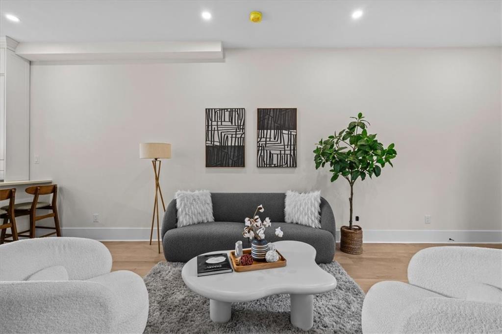 300 18th Street Image 4