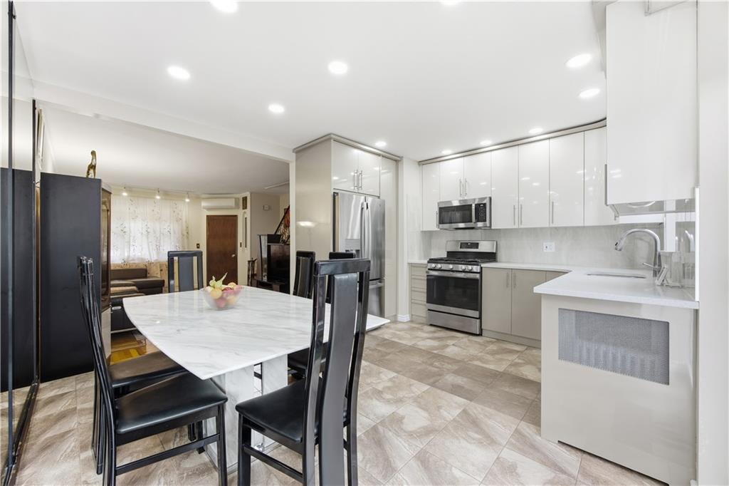 2228 East 28th Street Image 3