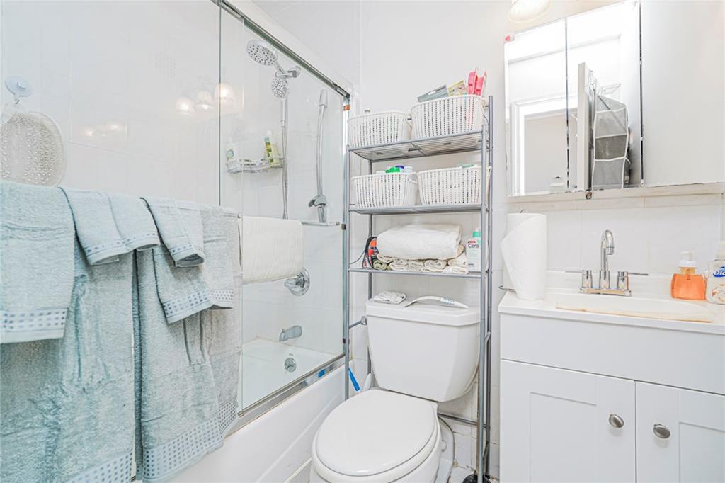 175 Zoe Street 1P, New York, 10305 image 13