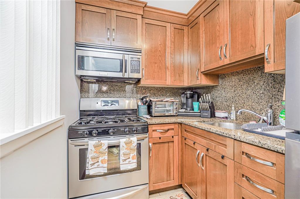 175 Zoe Street 1P, New York, 10305 image 7