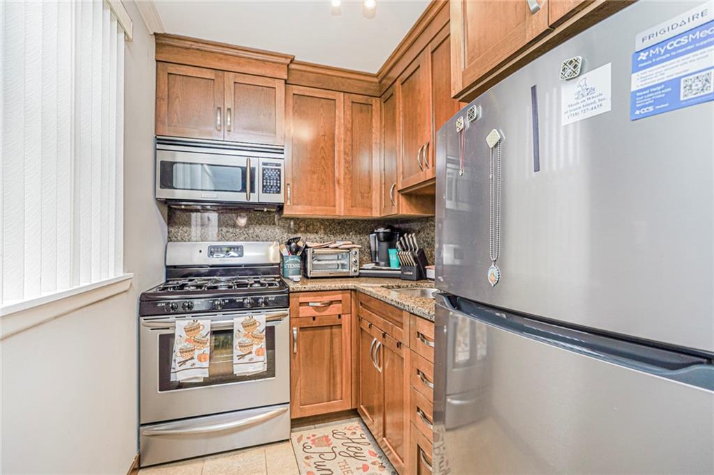 175 Zoe Street 1P, New York, 10305 image 8