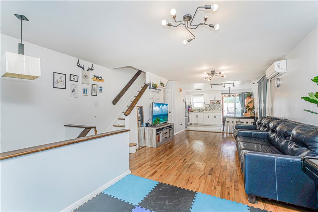 79 Ebony Street, Staten  Island, New York, 10306 image 8