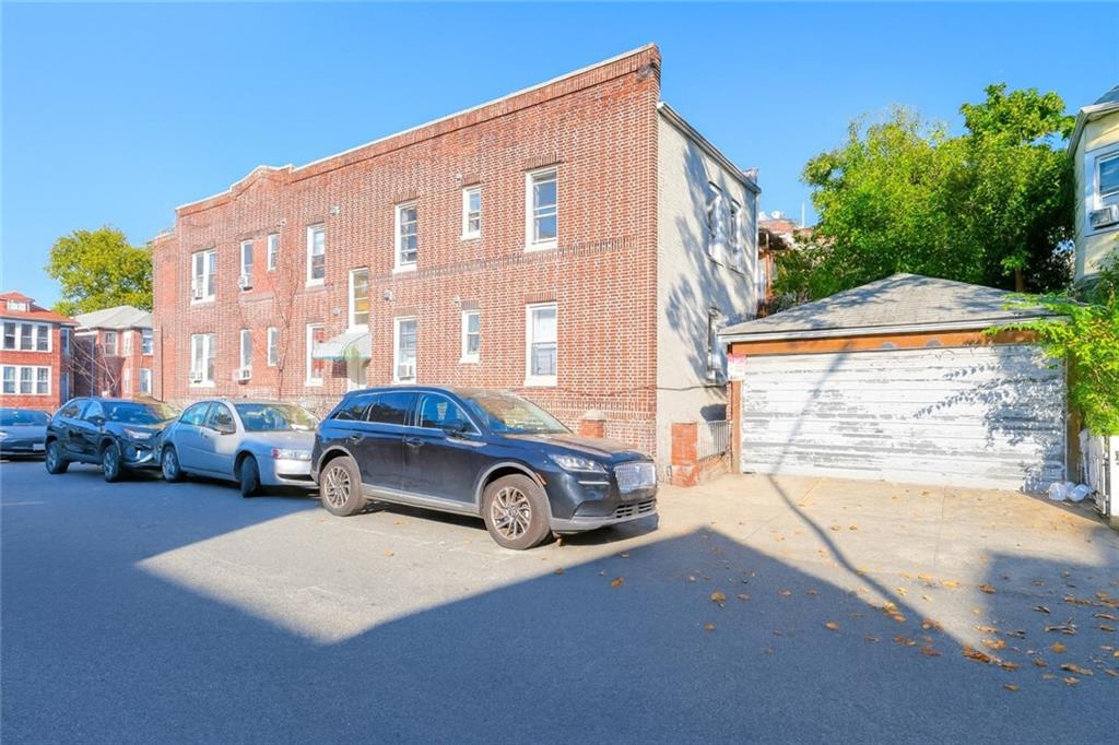 1202 Avenue I Image 4