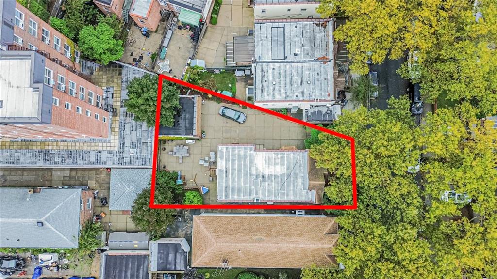 33 Manhattan Court Image 2