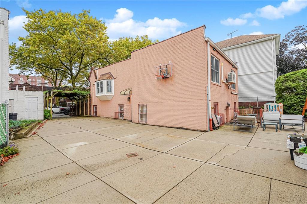 33 Manhattan Court, Brooklyn, New York, 11223 image 19