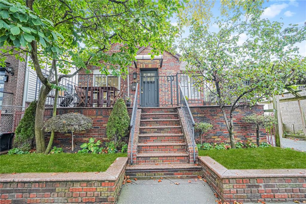 33 Manhattan Court Image 3