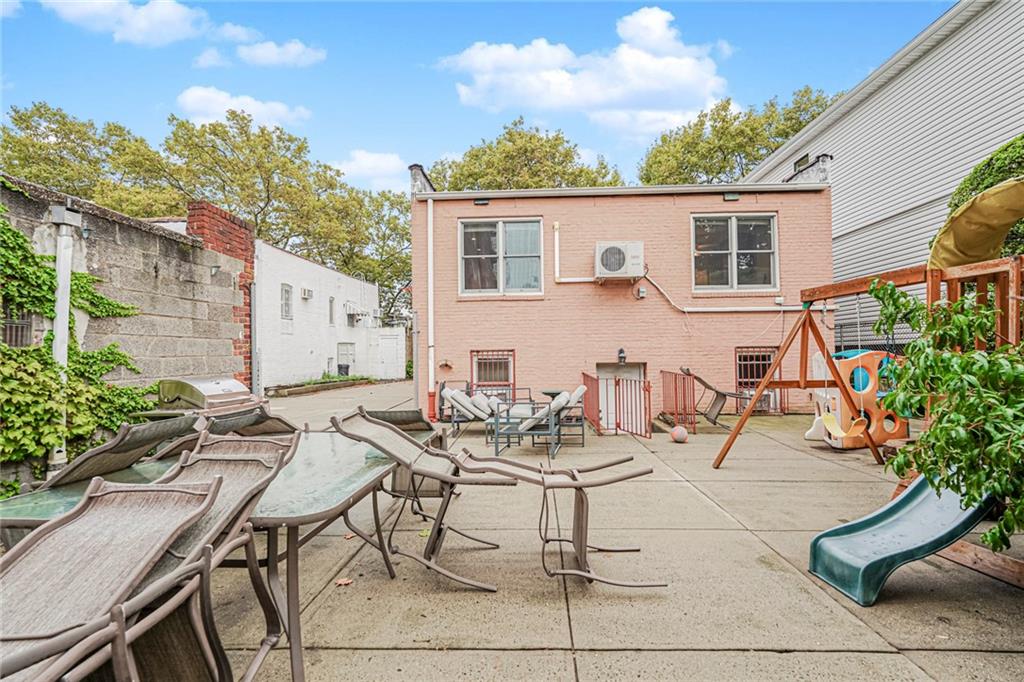 33 Manhattan Court, Brooklyn, New York, 11223 image 21